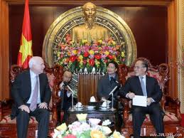 ព្រឹទ្ធសមាជិកJohn Mc Cain មានបំណងជំរុញទំនាក់ទំនងជាមួយវៀតណាម